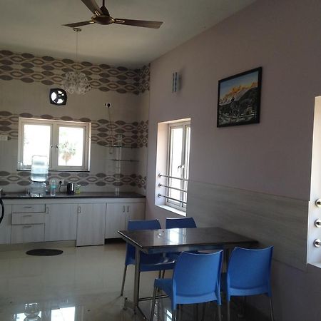 Oyo 4355 Goodland Inn Ченай Екстериор снимка