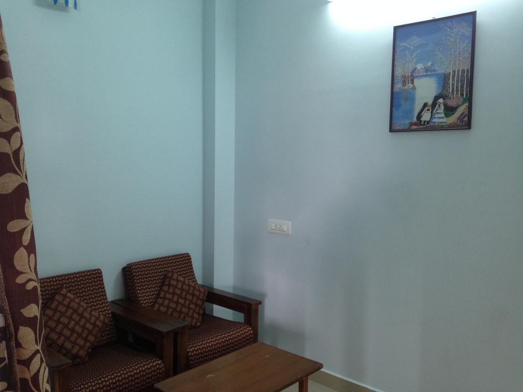 Oyo 4355 Goodland Inn Ченай Екстериор снимка
