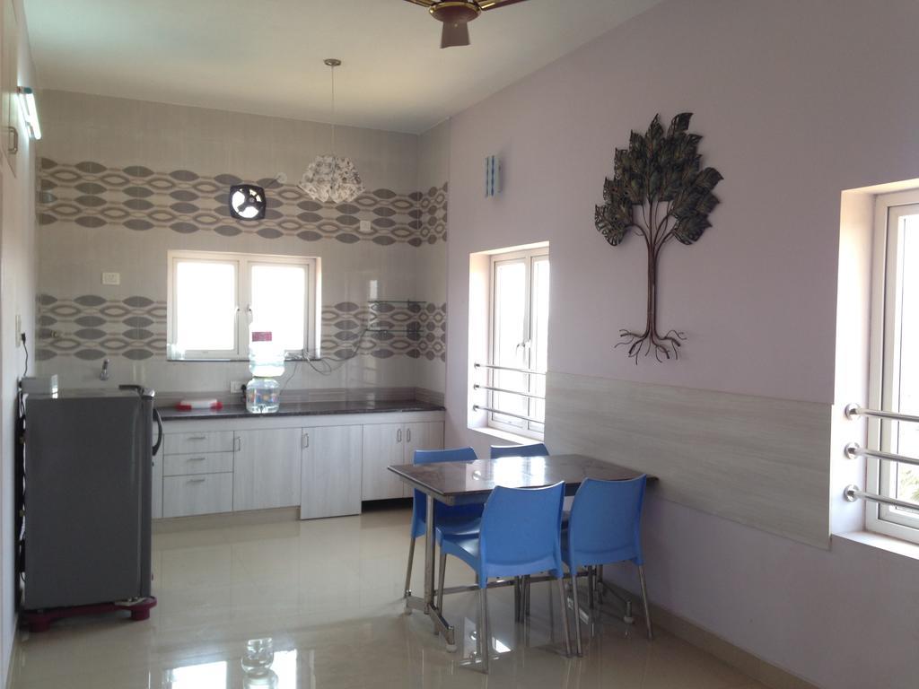 Oyo 4355 Goodland Inn Ченай Екстериор снимка