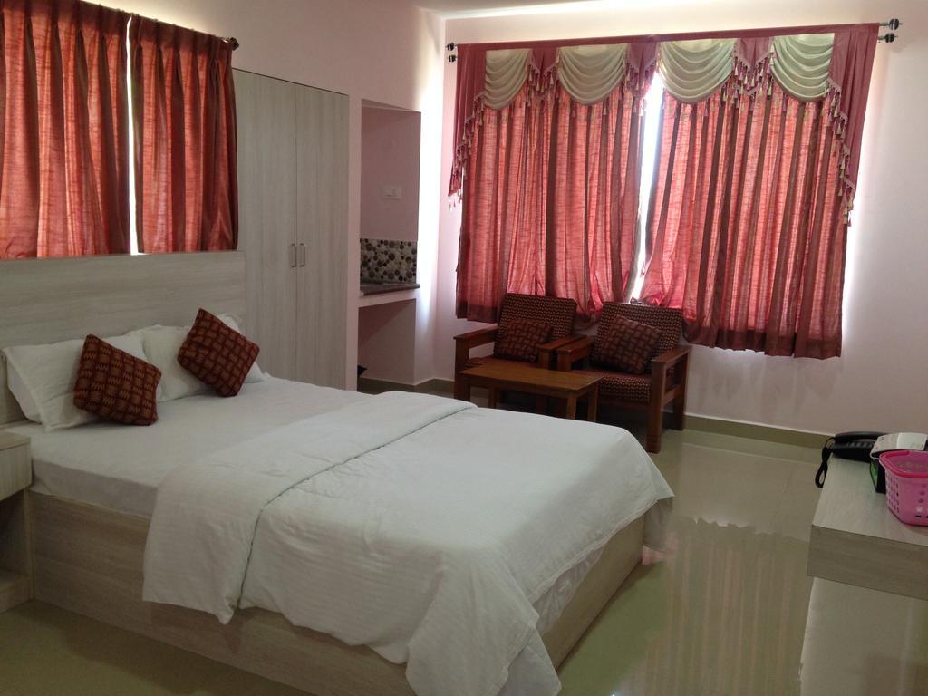 Oyo 4355 Goodland Inn Ченай Екстериор снимка